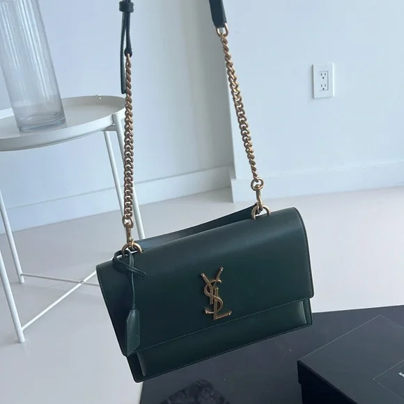Authentic Saint Laurent Green Leather Shoulder Bag with Iconic YSL Logo. - Picture 8 of 16